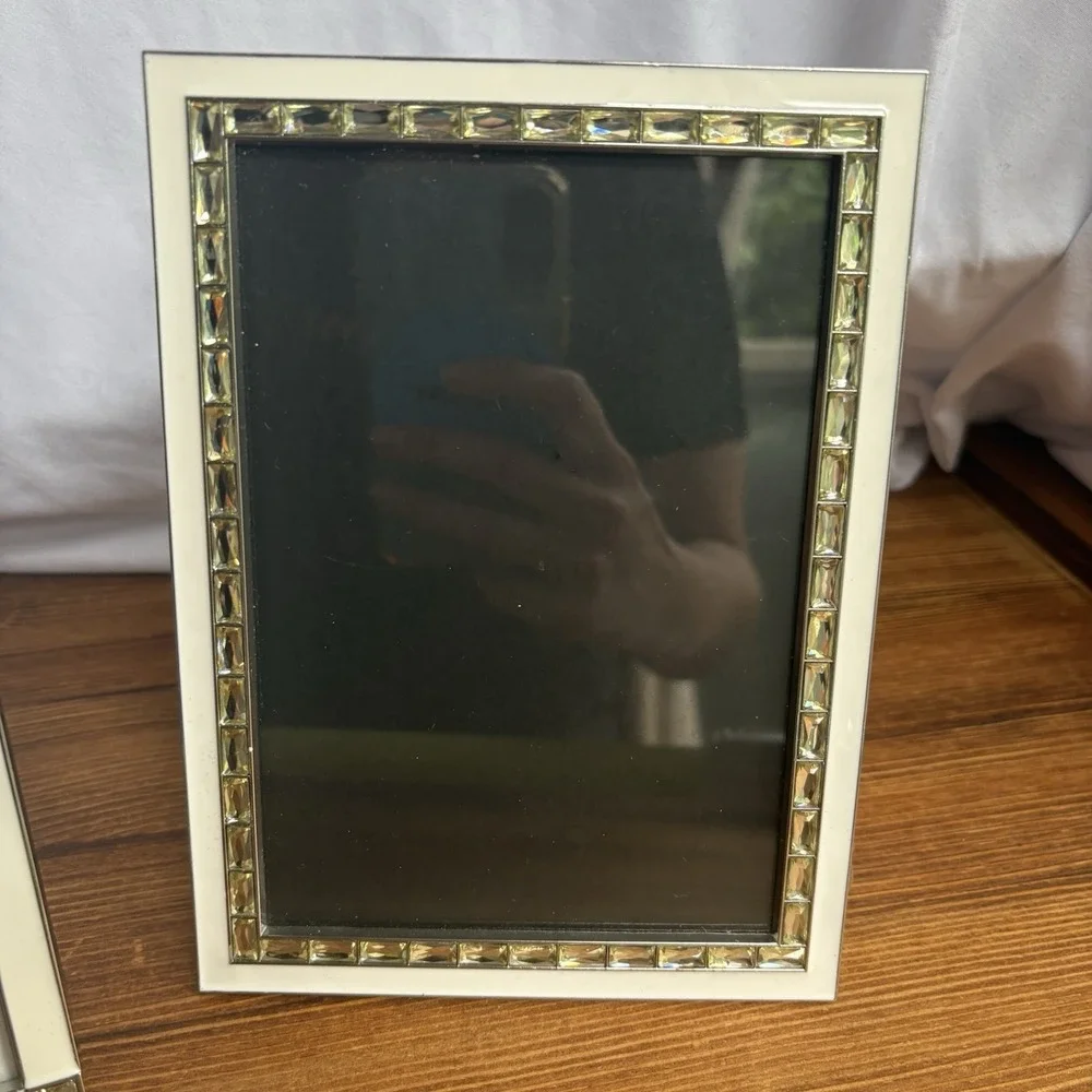 White Enamel Picture Frame Set of 2 Crystal Accent 4x6 Tabletop Photo Frames